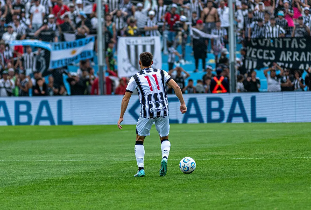 阿韦洛亚：失利责任全在我 让球员明白必须付出200%才能取胜